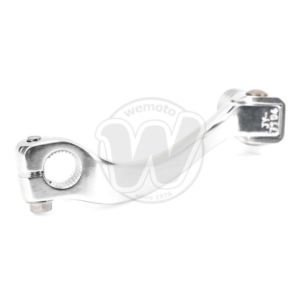 0XM1324_ad0942 three.jpg